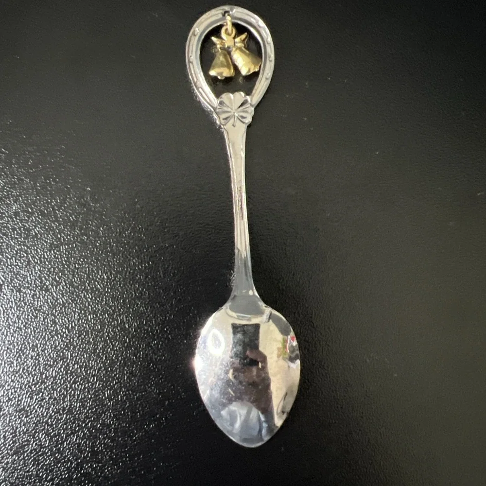 VINTAGE SOUVENIR SPOON BELLS HORSESHOE CLOVER SHAMROCK HANGING CHARM‎